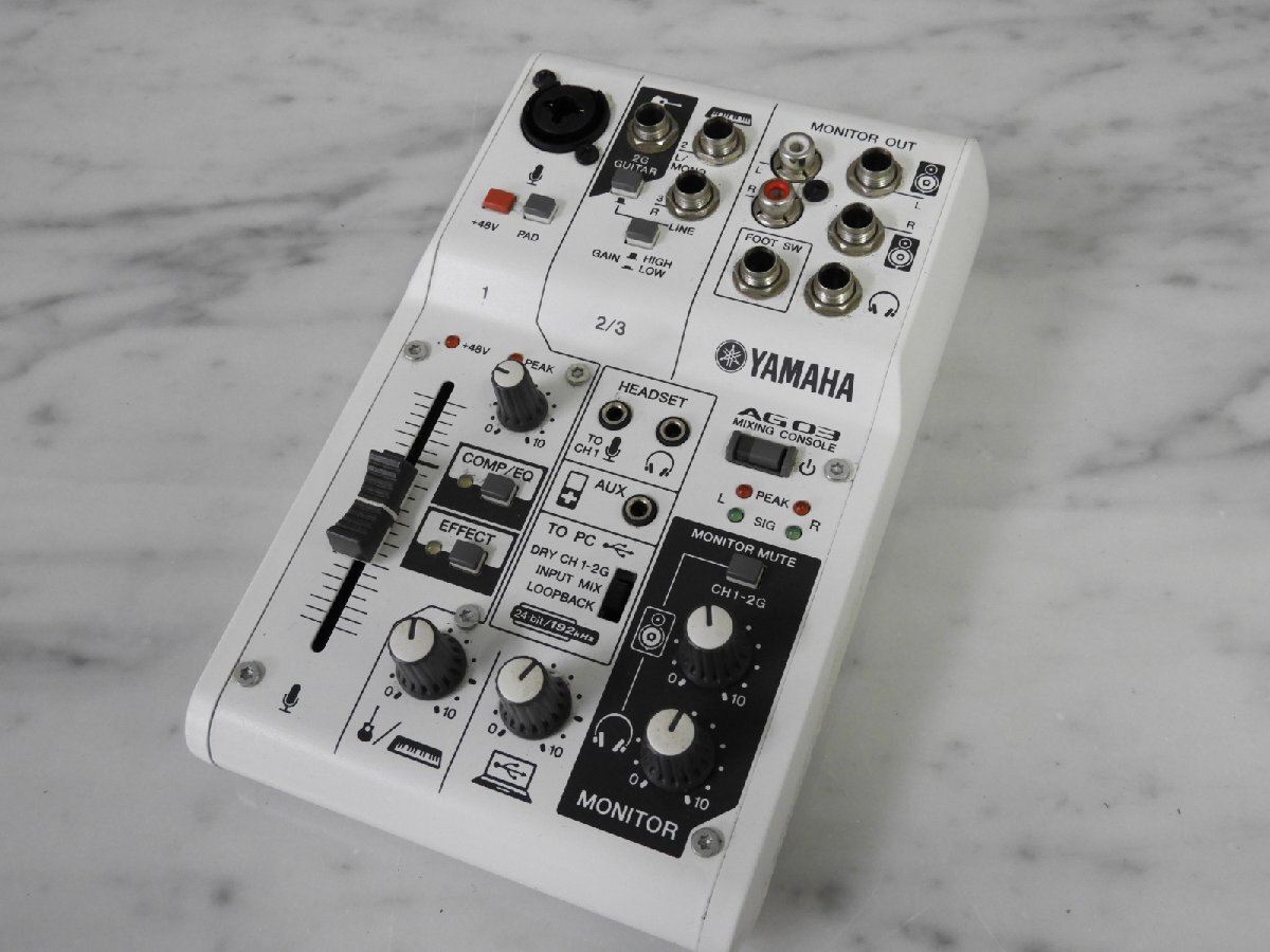 YAMAHA AG03 MIXING CONSOLE